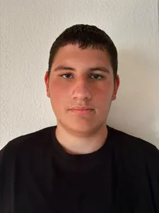 Elias D.